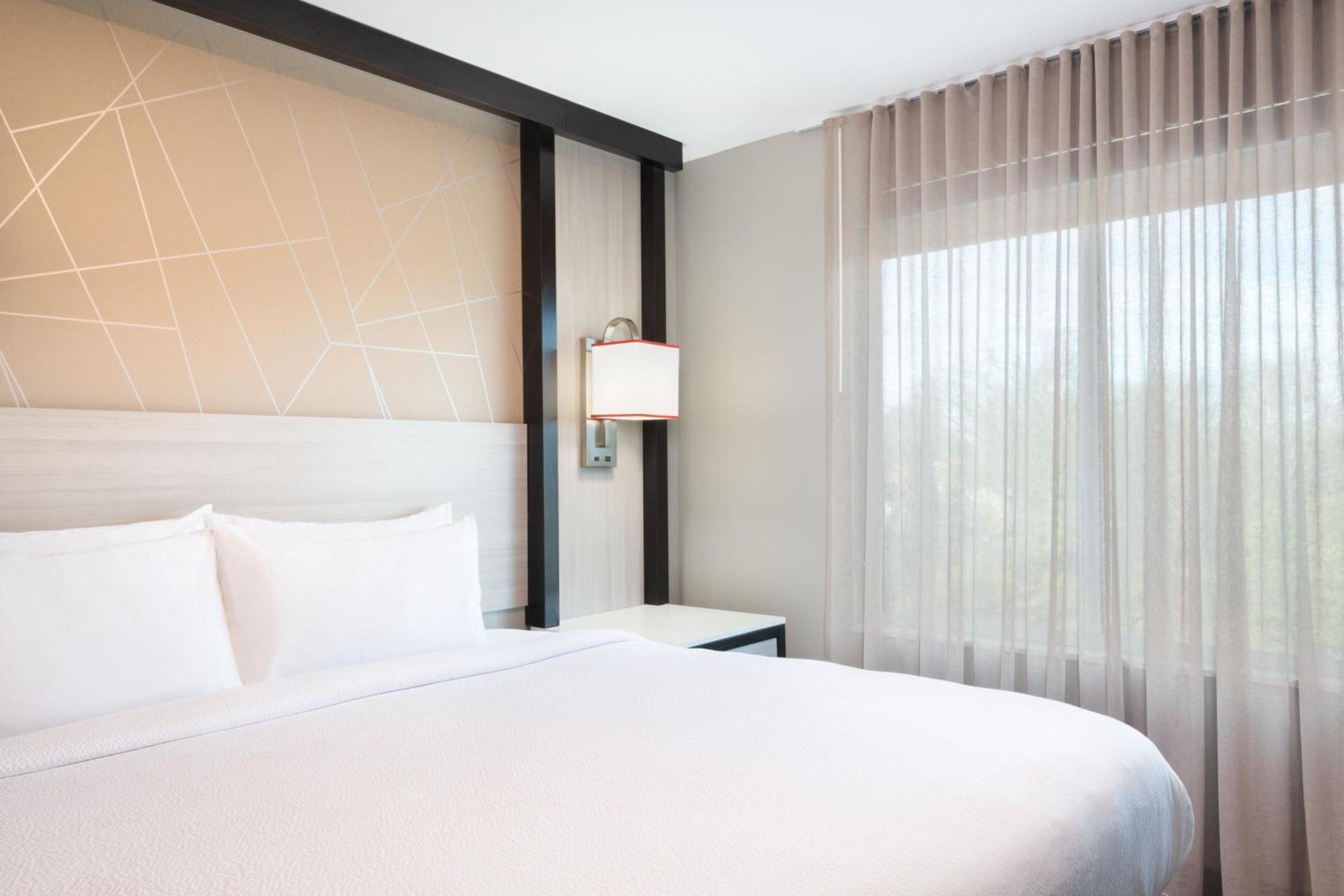 Springhill Suites By Marriott Conyers Exterior photo